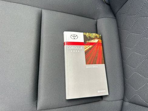 Used 2024 Toyota Corolla LE image 29