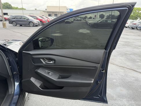 Used 2025 Honda Accord SE image 14