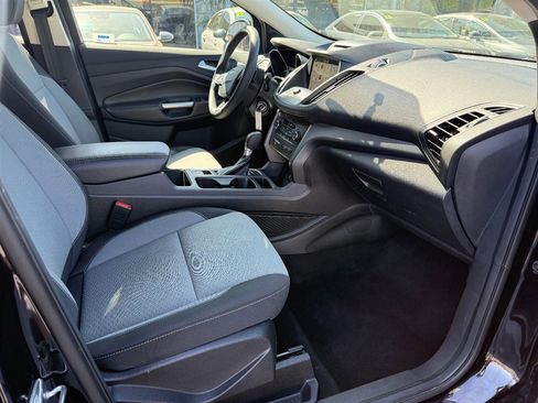 Used 2017 Ford Escape SE w/ Equipment Group 201A image 11