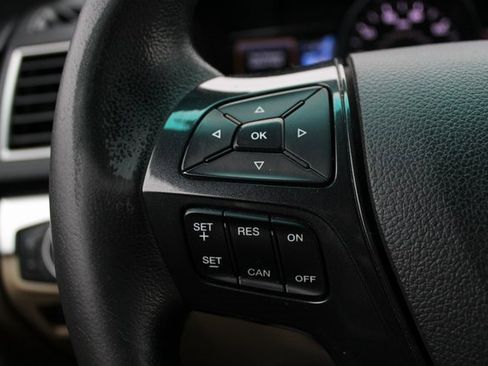 Used 2016 Ford Explorer XLT w/ Equipment Group 202A image 18