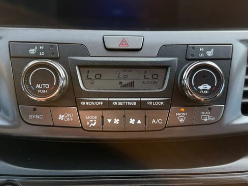 Used 2014 Honda Odyssey Touring Elite image 30