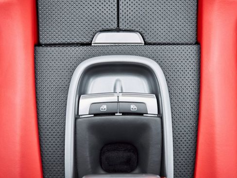 Used 2020 Ferrari GTC4Lusso T image 60