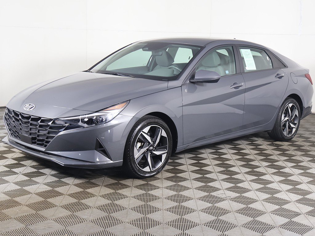 Used 2023 Hyundai Elantra SEL w/ Convenience Package FWD image 9