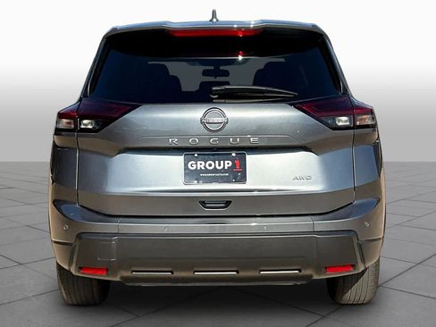 Used 2025 Nissan Rogue SV AWD/4WD image 4