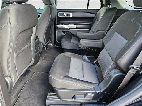 Used 2023 Ford Explorer XLT RWD image 16