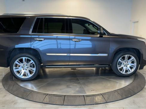 Used 2018 Cadillac Escalade Premium Luxury image 9