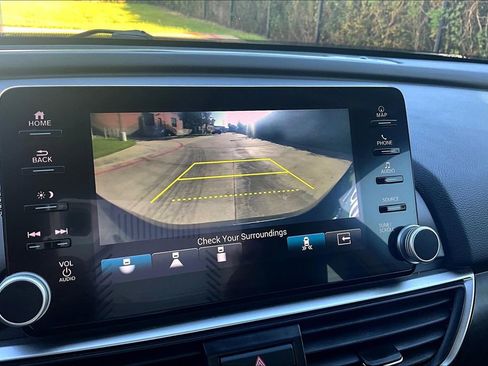 Used 2021 Honda Accord Touring image 29