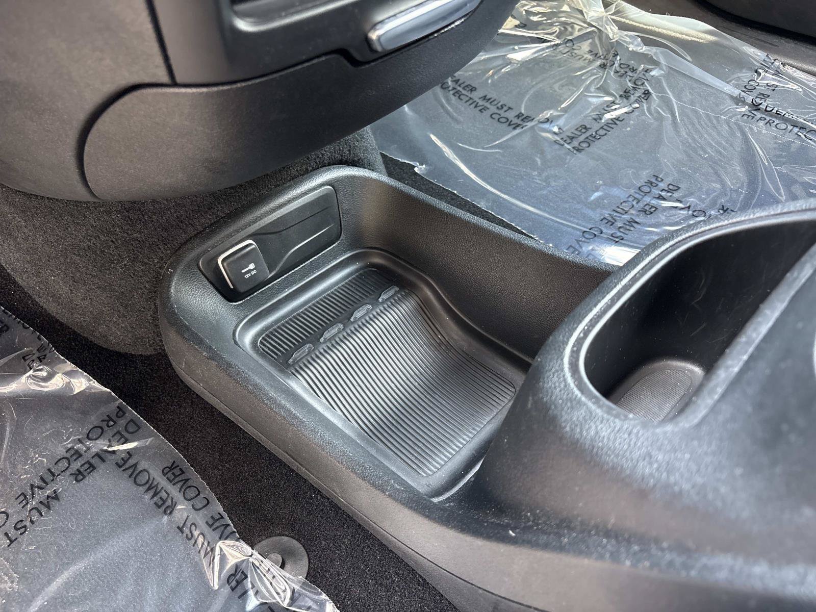 Certified 2025 Chrysler Pacifica Select FWD image 27