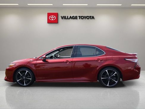 Certified 2018 Toyota Camry XSE FWD image 2