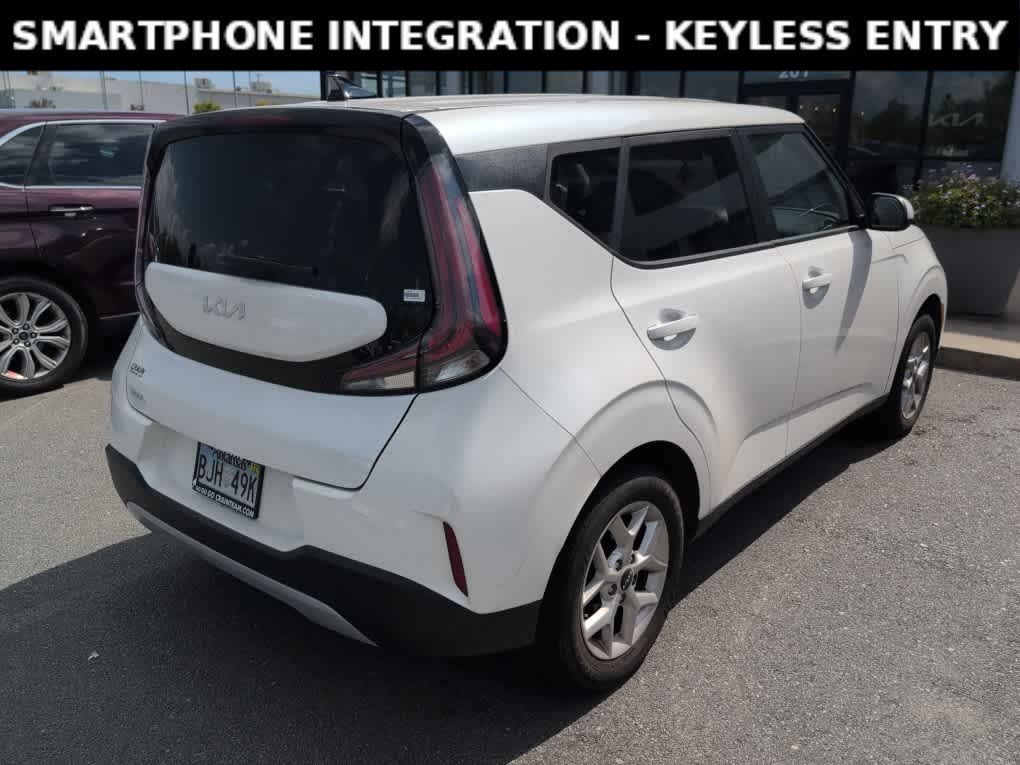 Used 2024 Kia Soul LX w/ Option Group 015 FWD image 4
