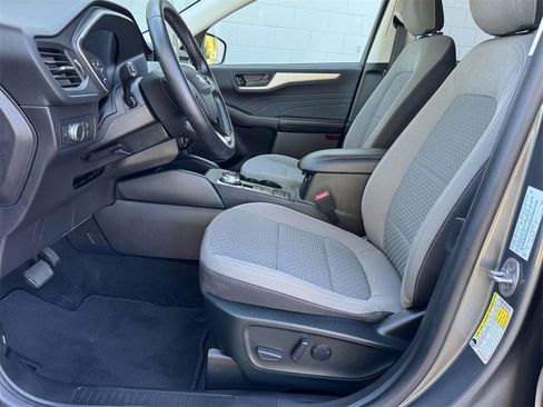 Used 2022 Ford Escape SE w/ SE Sport Appearance Package image 19