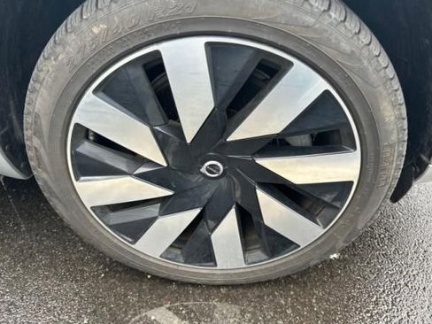 Used 2024 Volvo XC90 T8 Plus w/ Protection Package Premier AWD/4WD image 3