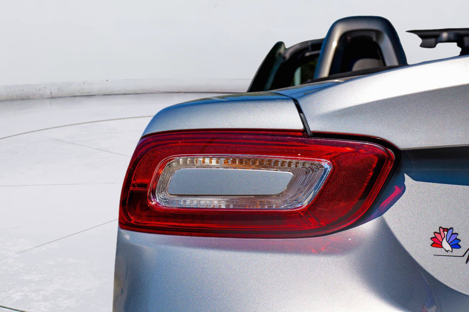 Used 2019 FIAT 124 Spider Abarth w/ Navigation & Sound Group RWD image 7