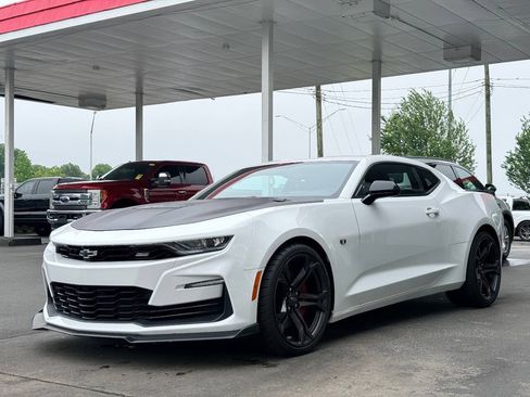 Used 2022 Chevrolet Camaro SS RWD image 6