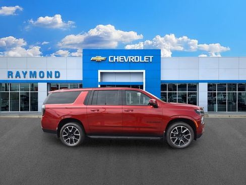New 2026 Chevrolet Suburban RST w/ Comfort Package AWD/4WD image 2