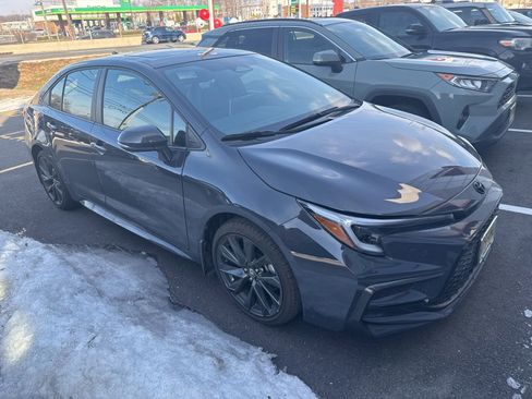 Used 2025 Toyota Corolla XSE image 3