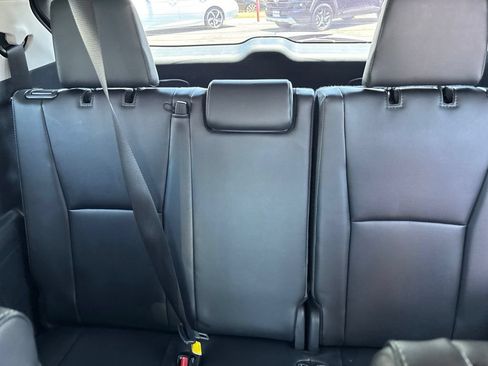Used 2026 Toyota Highlander Limited AWD/4WD image 15
