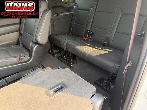 Used 2025 GMC Yukon XL Denali AWD/4WD image 19