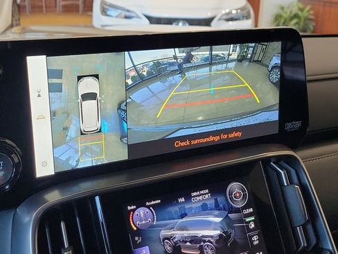 New 2026 Lexus LX 600 4WD w/ Premium Package image 26