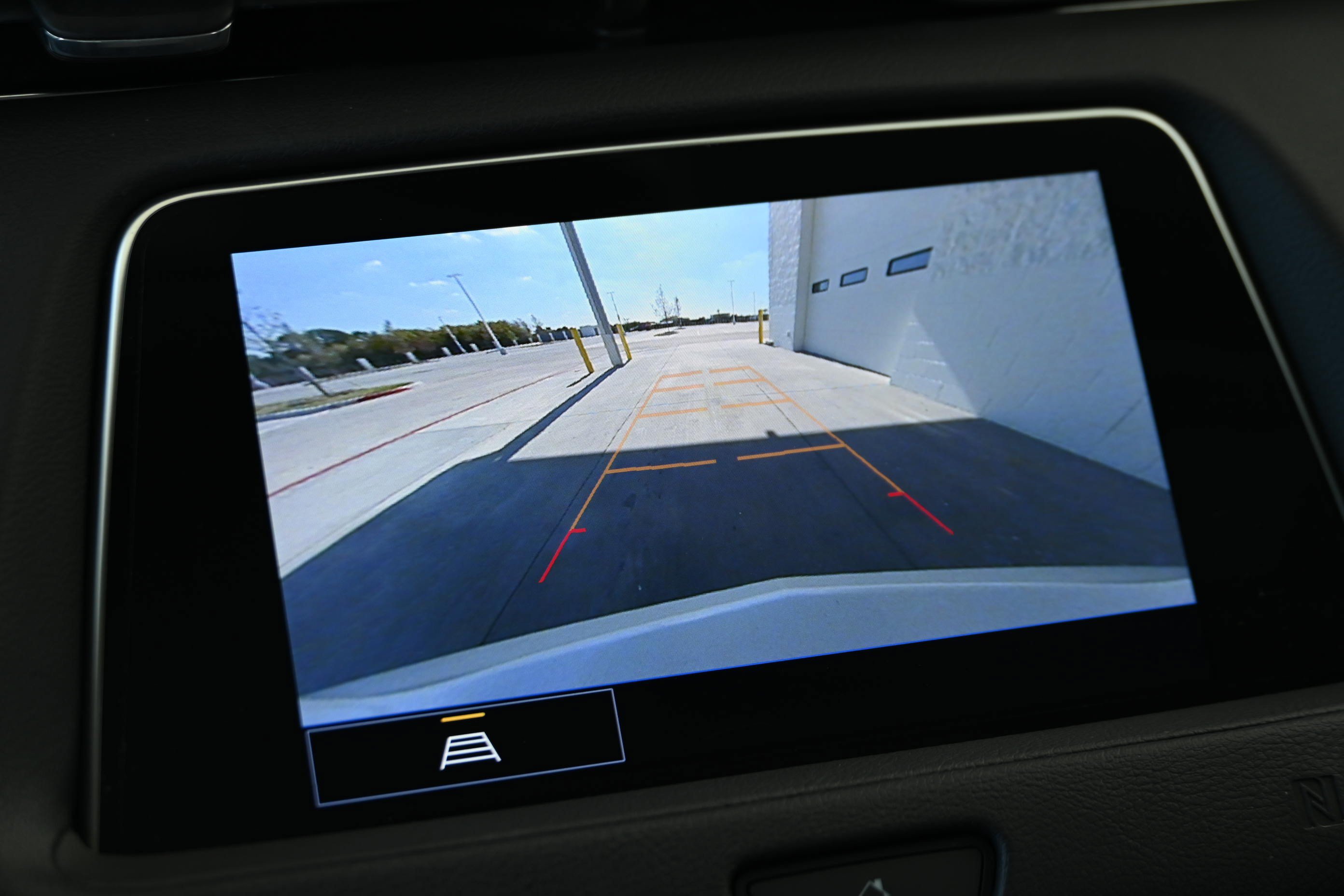 Used 2021 Cadillac XT4 Luxury w/ Cold Weather Package FWD image 17