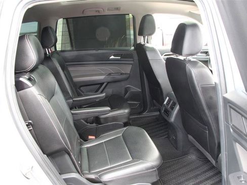 Used 2021 Volkswagen Atlas SE image 13