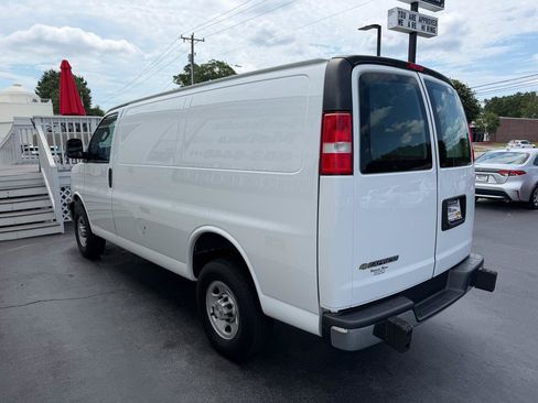 Used 2023 Chevrolet Express 2500 w/ Driver Convenience Package RWD image 5