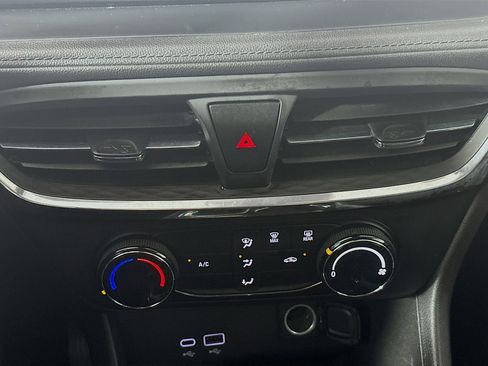 Used 2025 Buick Encore GX Preferred image 24