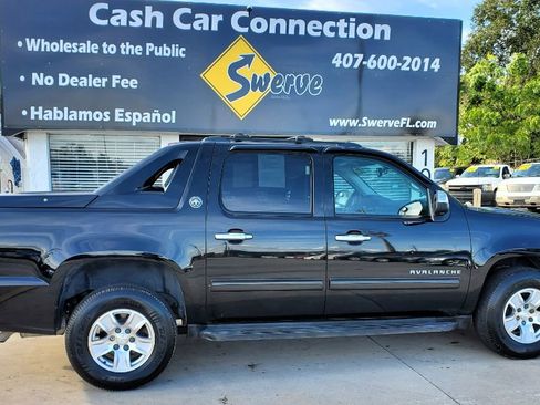 Used 2013 Chevrolet Avalanche LT w/ All-Star Edition image 7