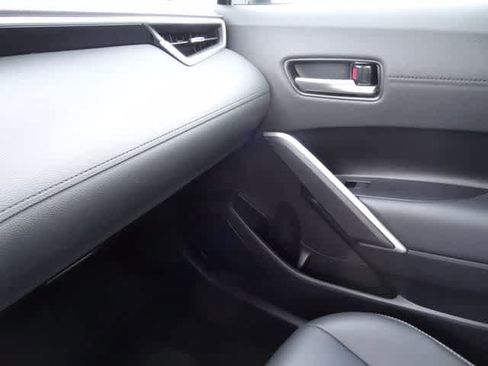 Used 2026 Toyota Corolla Cross XLE FWD image 31
