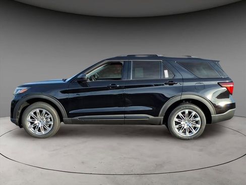 New 2026 Ford Explorer Active image 2