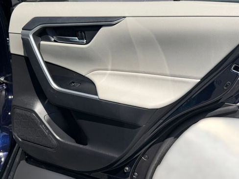 Certified 2025 Toyota RAV4 XLE image 32