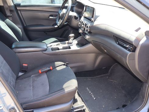 Used 2024 Nissan Sentra SR FWD image 16