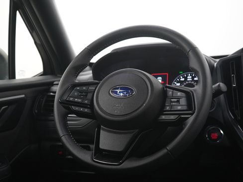 Used 2025 Subaru Forester Premium AWD/4WD image 14