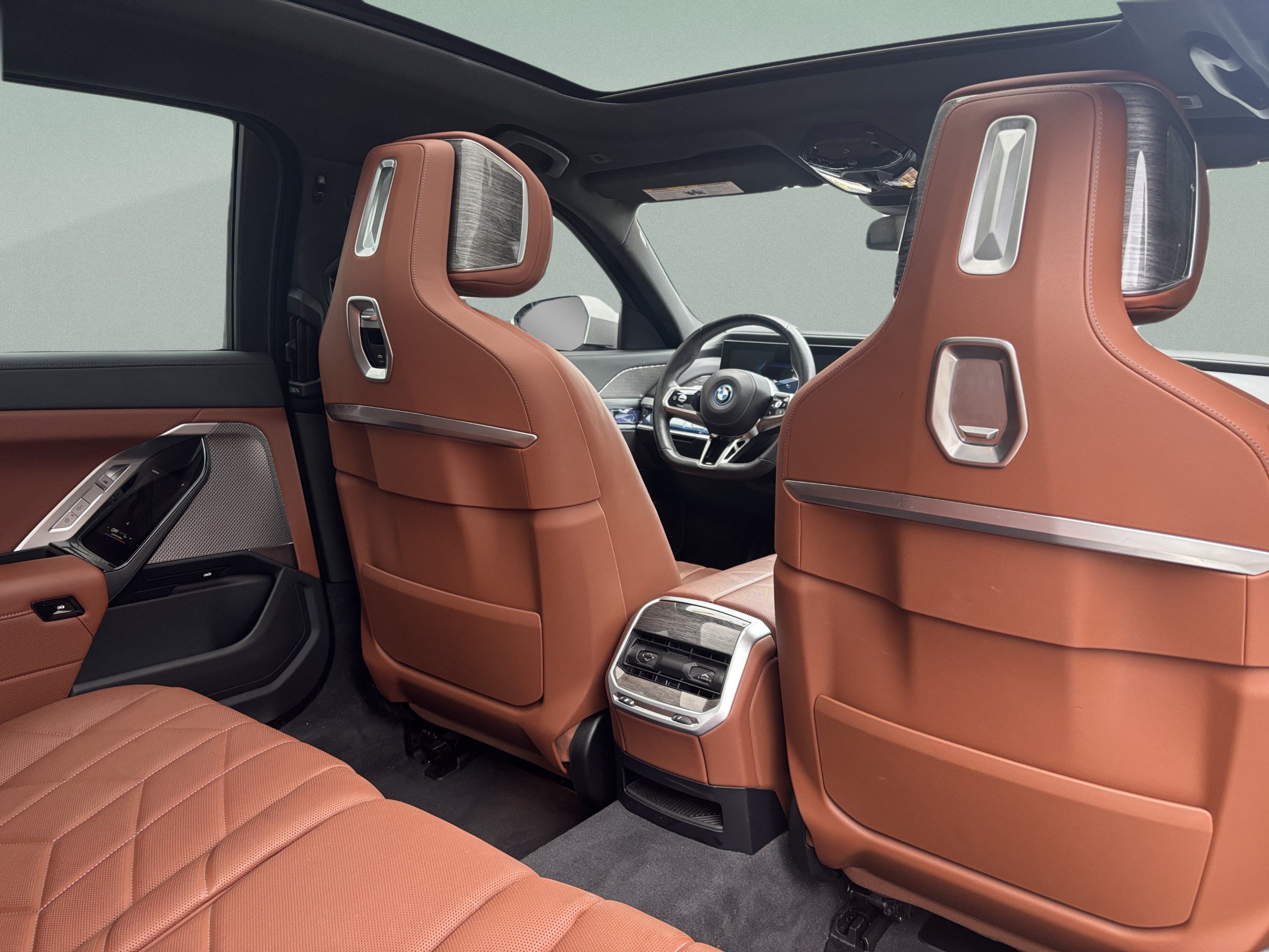 Certified 2024 BMW i7 eDrive50 w/ M Sport Package RWD image 29