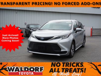 Used 2022 Toyota Sienna LE