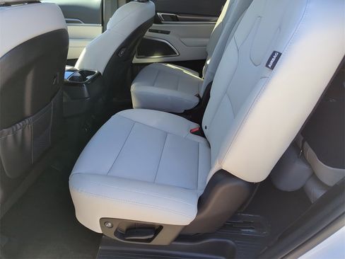 New 2025 Kia Telluride S image 17