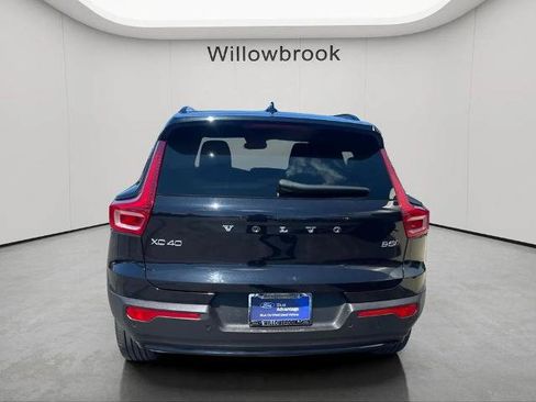 Used 2024 Volvo XC40 B5 Core AWD/4WD image 4