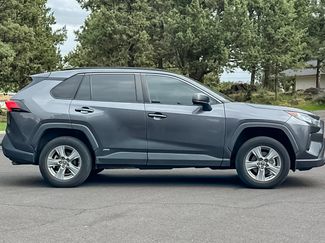 Used 2022 Toyota RAV4 LE AWD/4WD video 3