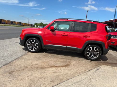 Used 2015 Jeep Renegade Latitude FWD image 6