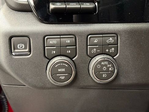 New 2026 Chevrolet Silverado 1500 High Country AWD/4WD image 32