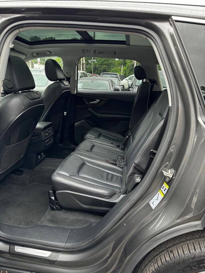 Used 2018 Audi Q7 3.0T Premium Plus w/ Premium Plus Package AWD/4WD image 12