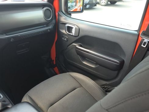 Used 2018 Jeep Wrangler Unlimited Sport S AWD/4WD image 28