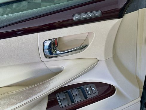 Used 2013 Lexus LX 570 4WD image 15