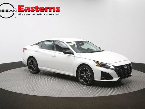 Used 2025 Nissan Altima 2.5 SR AWD/4WD image 46