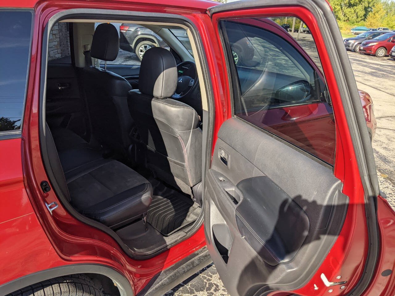 Used 2019 Mitsubishi Outlander SEL AWD/4WD image 15