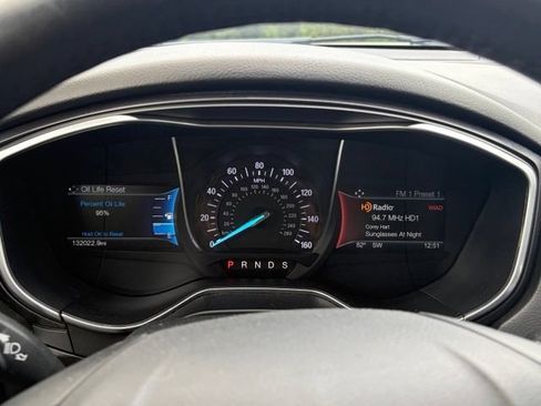 Used 2018 Ford Fusion Titanium AWD/4WD image 19