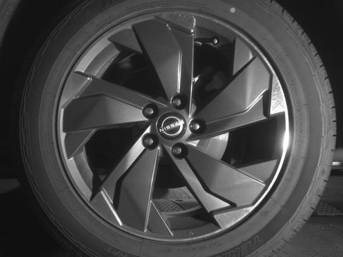 Used 2025 Nissan Rogue SV FWD image 14