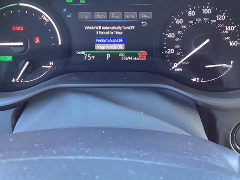 Used 2025 Toyota Sienna LE image 13