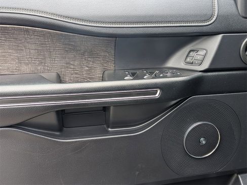 Used 2021 Ford Expedition Max Limited image 12