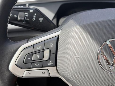 Used 2026 Volkswagen Tiguan SE w/ Panoramic Sunroof Package AWD/4WD image 25